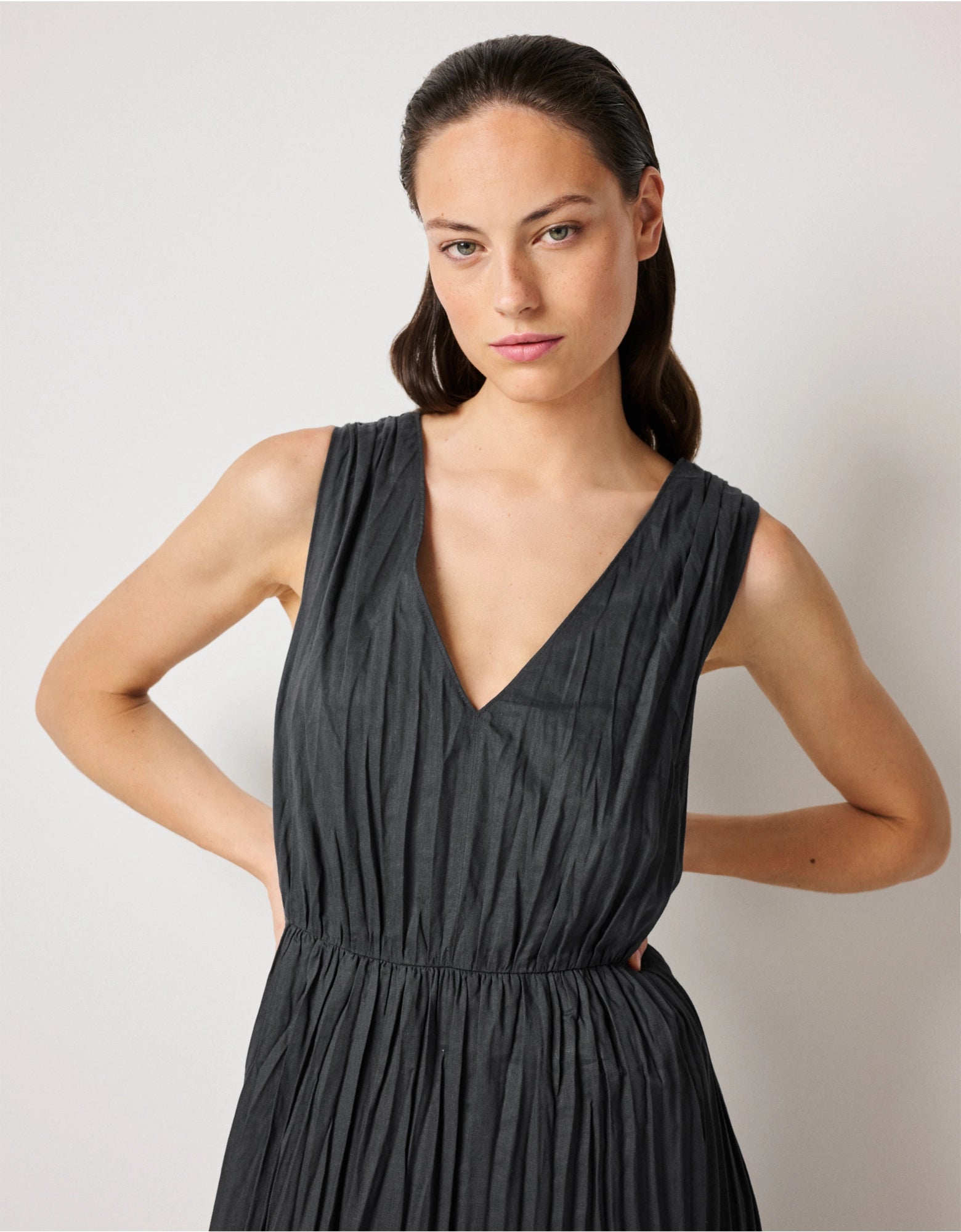Linen Rich Crinkle Midi Dress - black