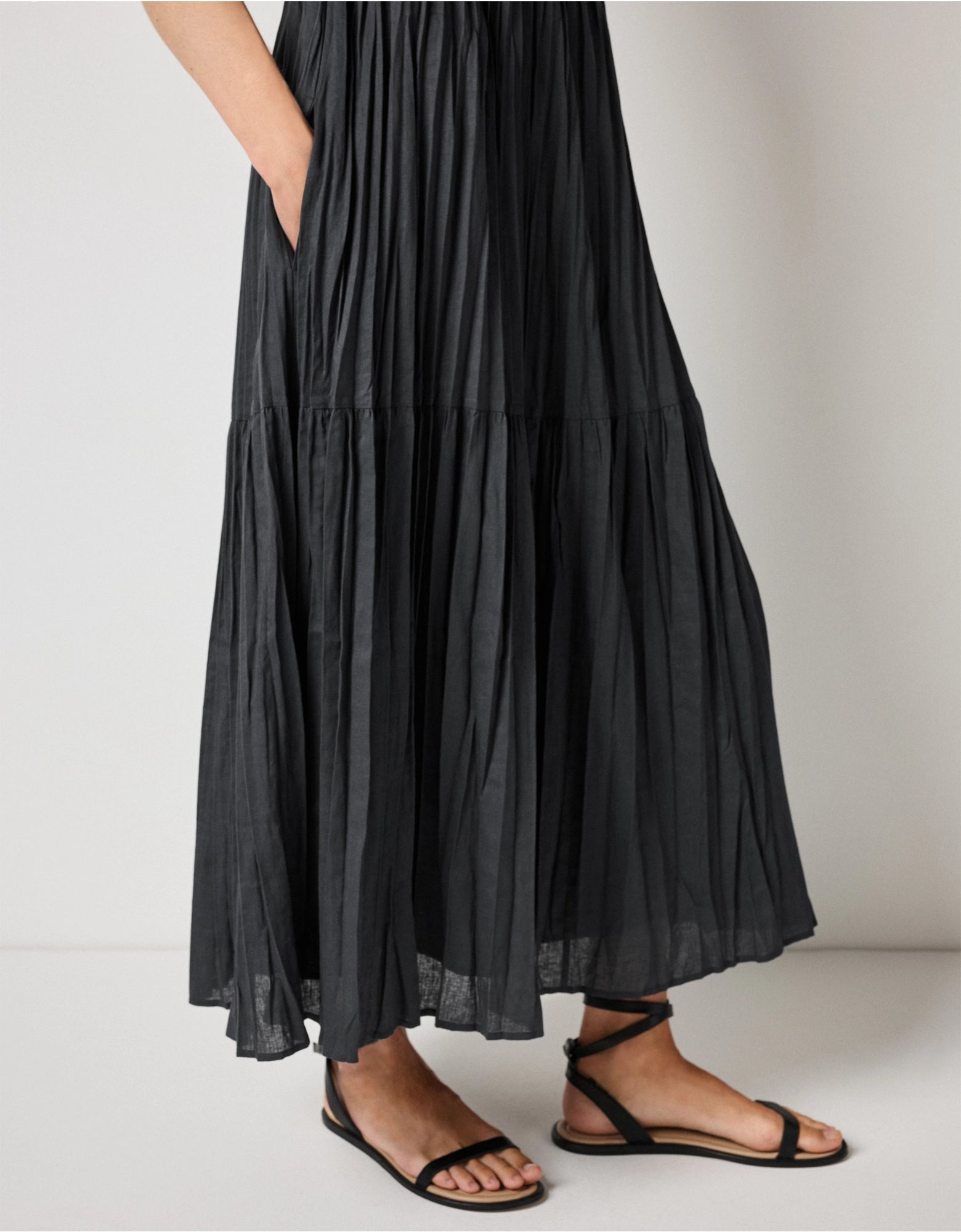 Linen Rich Crinkle Midi Dress - black